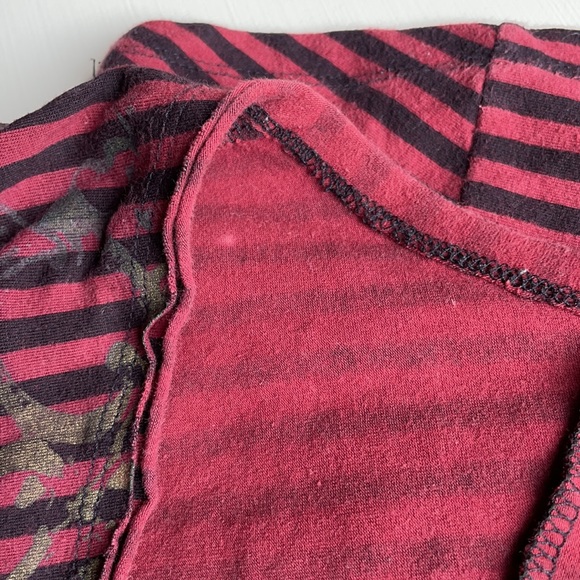 Eleven 44 | Burgundy & Black Striped Filigree Top | M - Picture 11 of 16